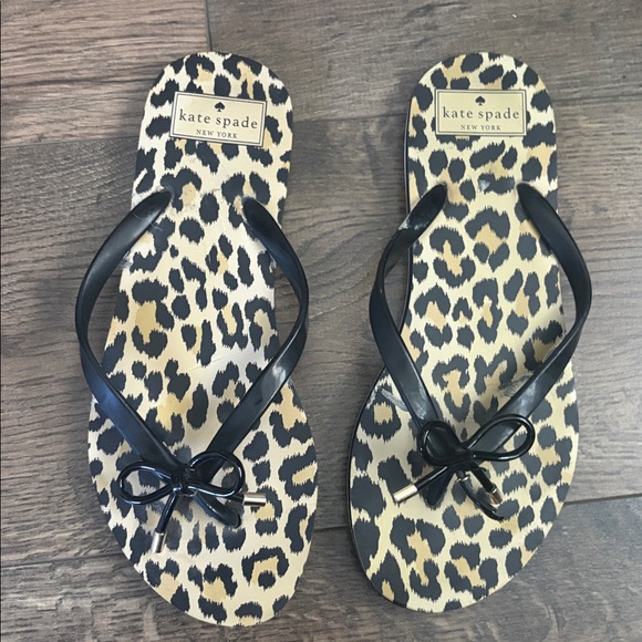 Kate Spade Nova Leopard Print Flip Flop Sandals with Black Bow - Picture 2 of 4